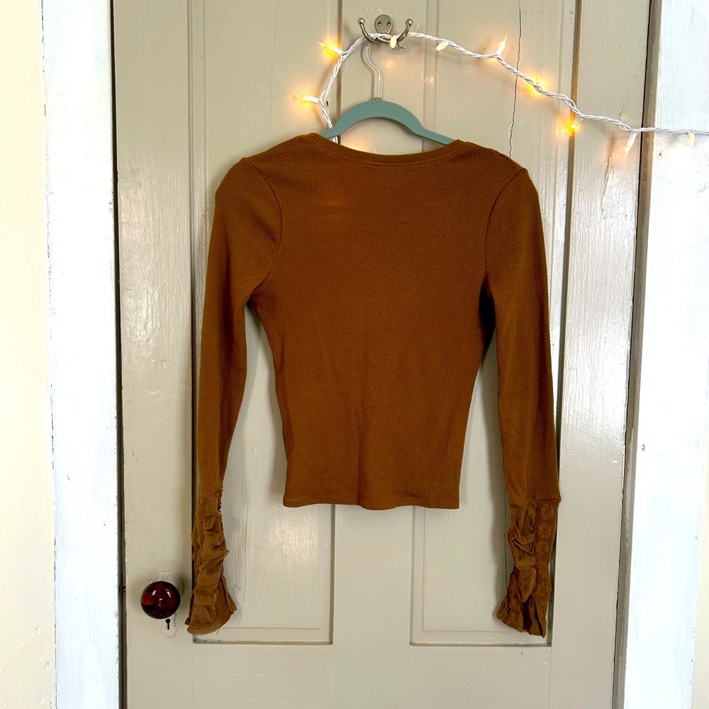 Free People Wear Me Out Thermal Cozy Cute V-Neck Boho Top NWOT - Picture 5 of 6